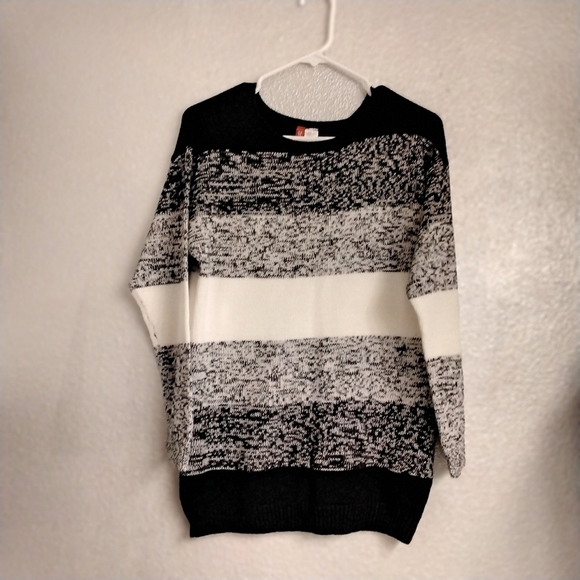 Divided Striped Oversized Sweater    Size  XS - Picture 1 of 3